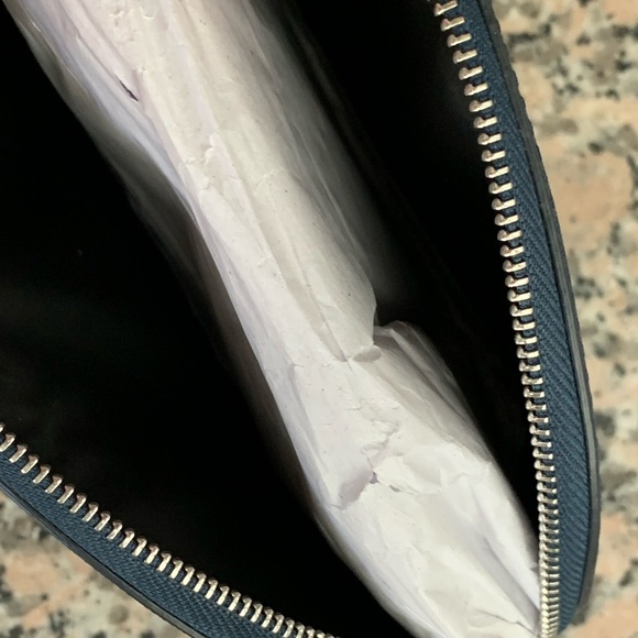 NWT Kate Spade Cameron Spade Flower Appliqué  Dome Blue  Medium Dome Cosmetics - Picture 9 of 12